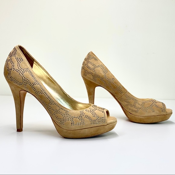 2/$50 - Antonio Menali Nude Leather w/Studs Pumps - Picture 5 of 16